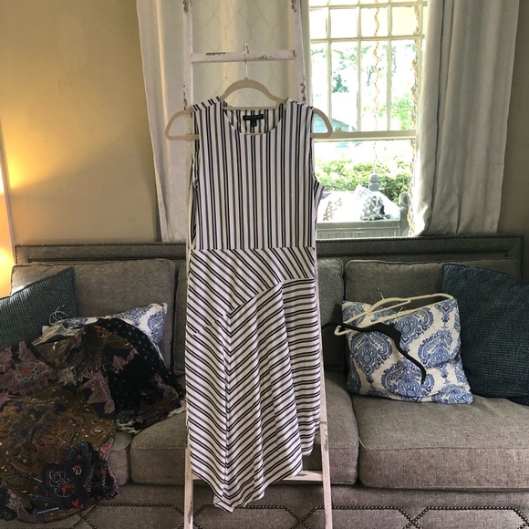 Dress - Picture 1 of 3